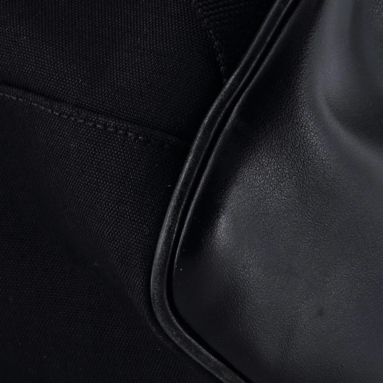 City Backpack Leather Medium - Deep Luxury