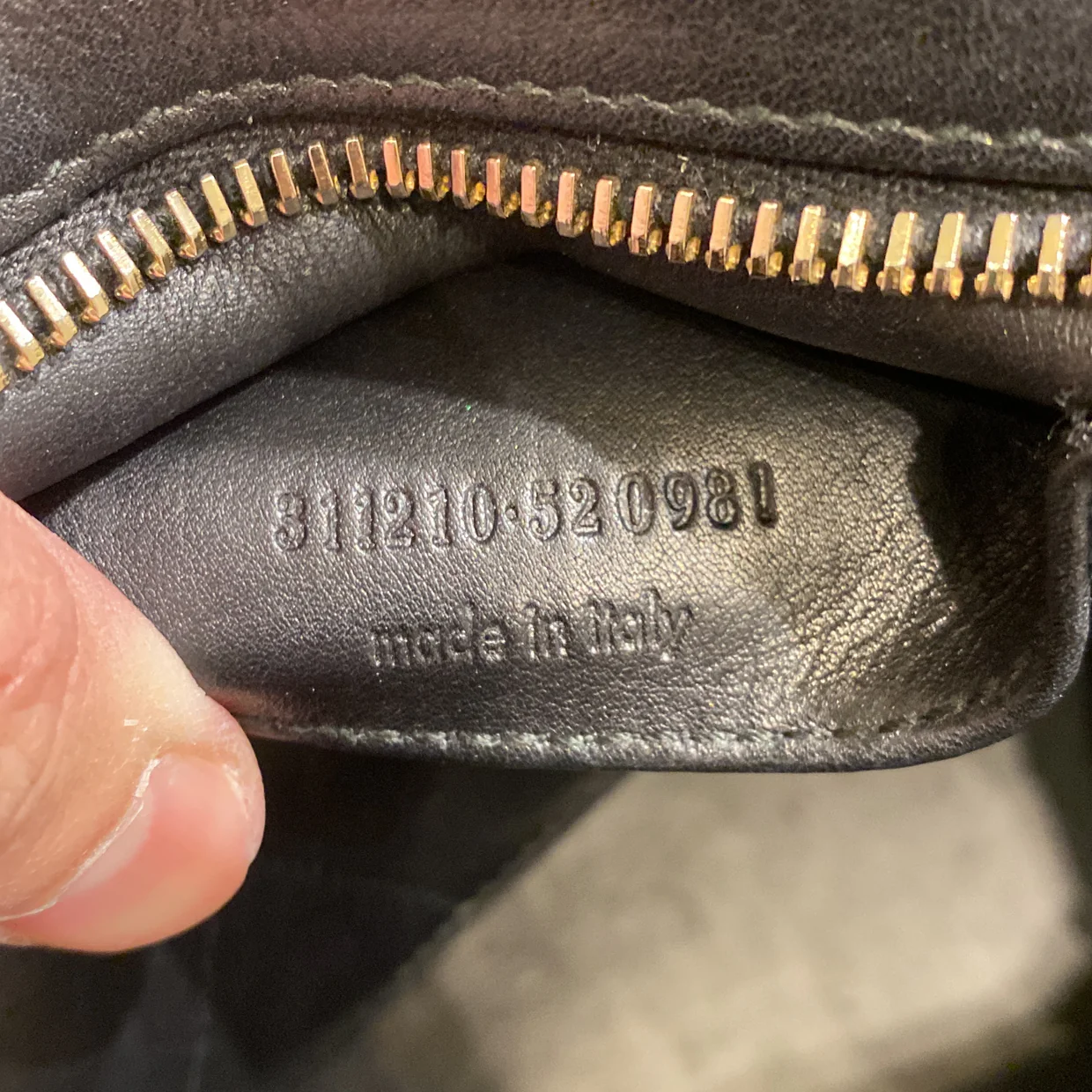 Classic Y Cabas Leather Small - Deep Luxury