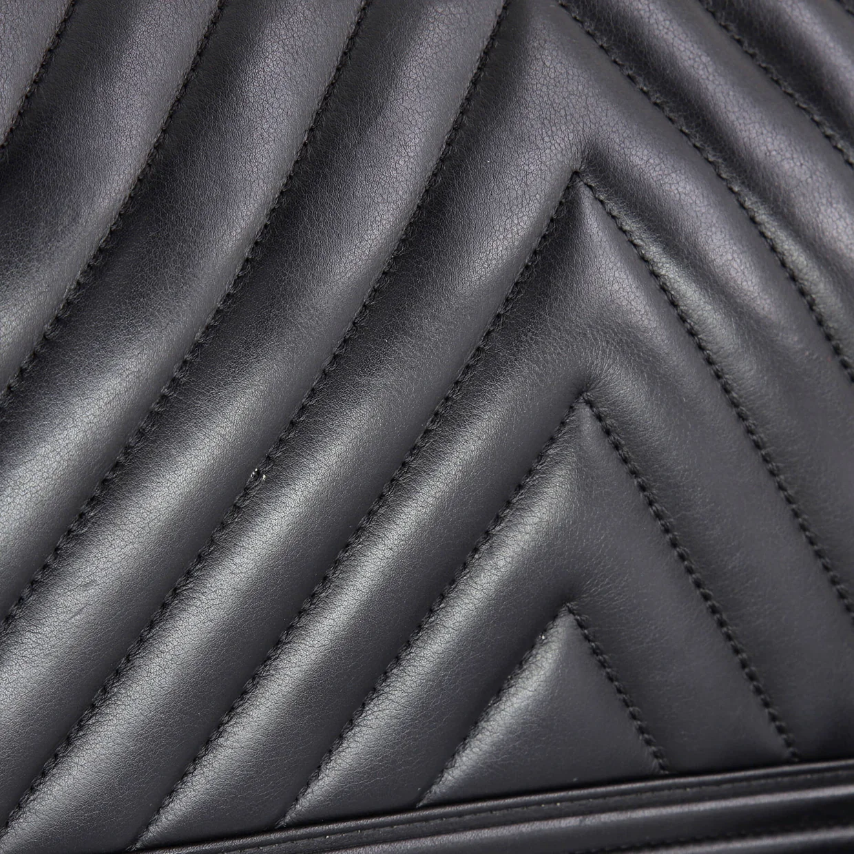 Boy Flap Bag Chevron Lambskin Old Medium - Deep Luxury