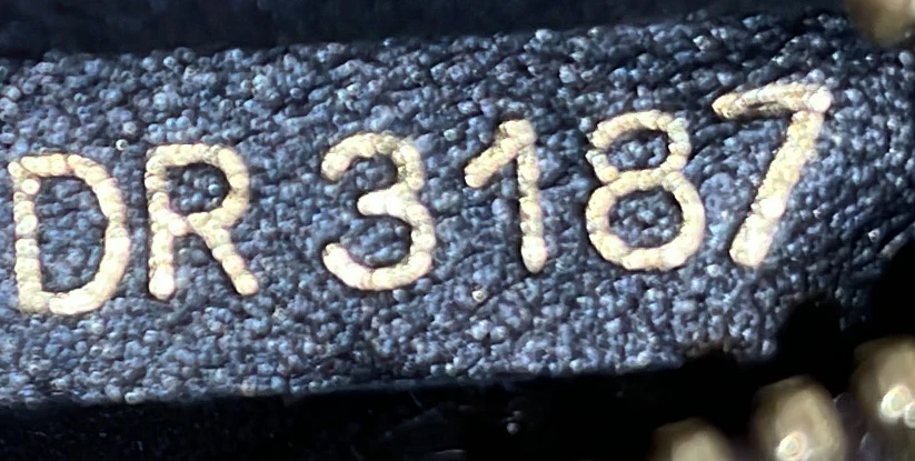 Pochette Metis Reverse Monogram Canvas - Deep Luxury