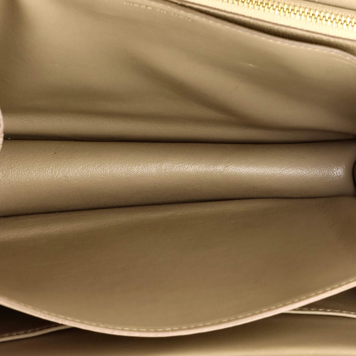 Classic Box Bag Grainy Leather Medium - Deep Luxury