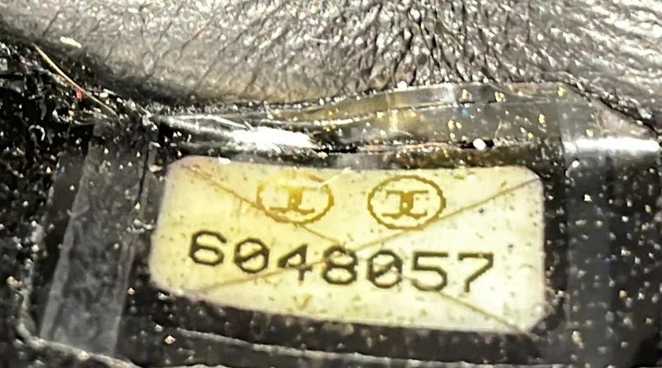 Medallion Tote Quilted Caviar - Deep Luxury