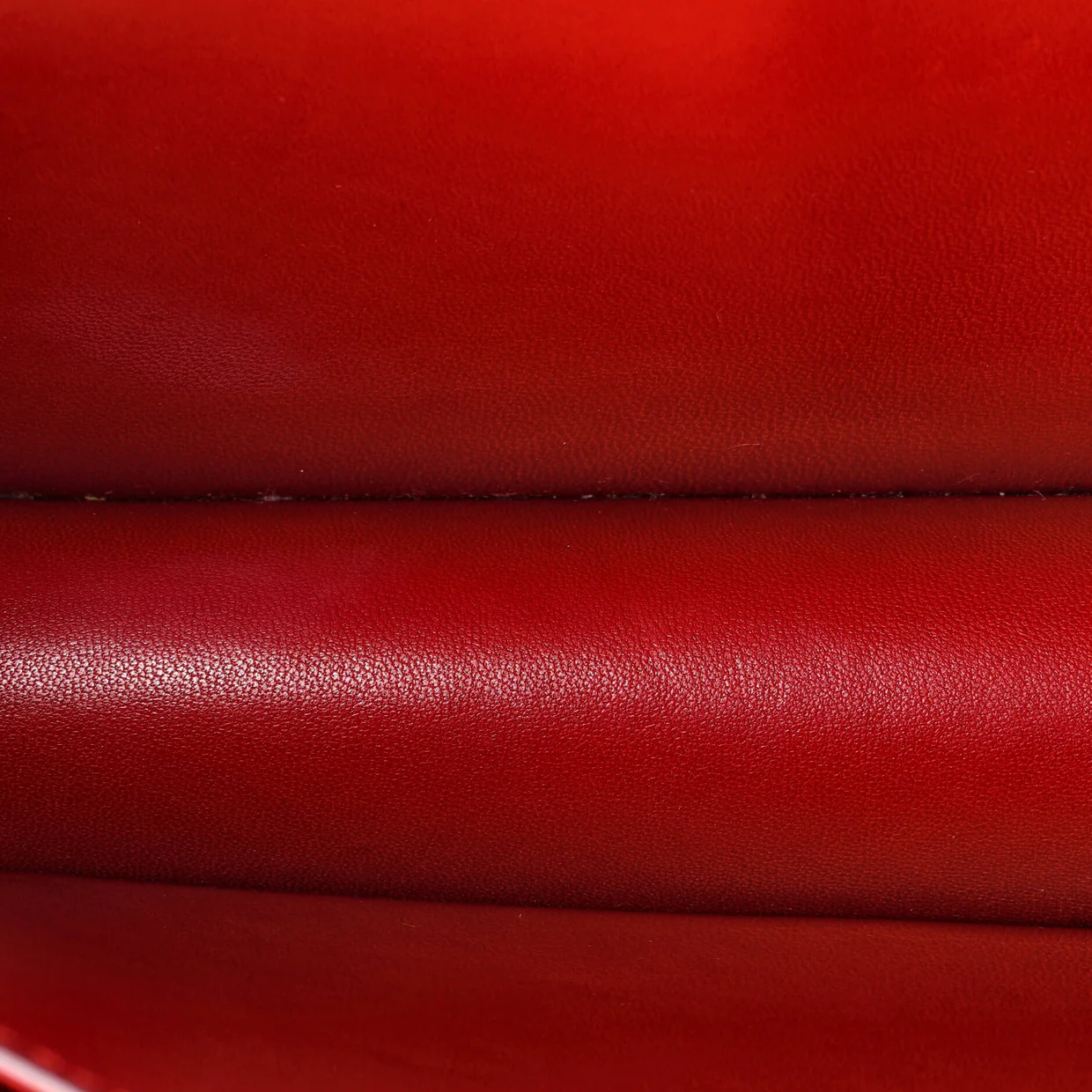 Classic Box Bag Smooth Leather Medium - Deep Luxury