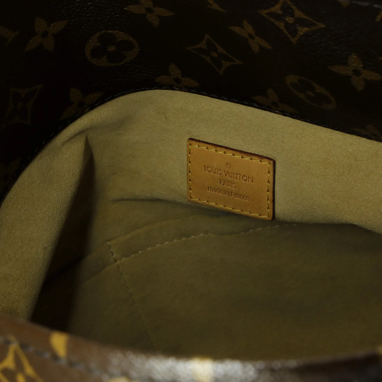 Artsy Handbag Monogram Canvas MM - Deep Luxury