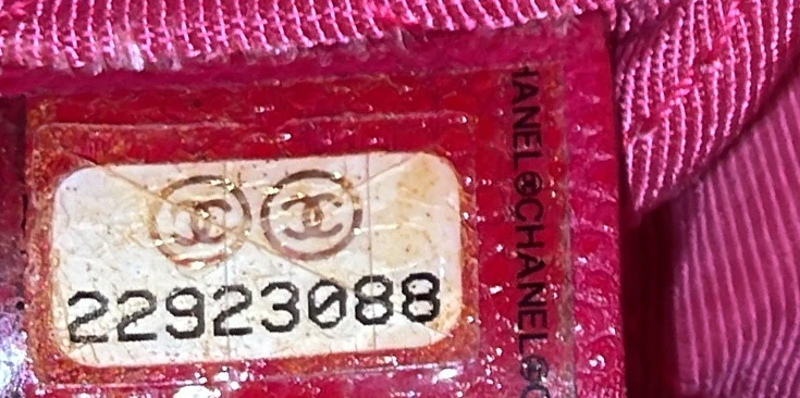 Golden Class O Case Clutch Quilted Caviar Medium - Deep Luxury