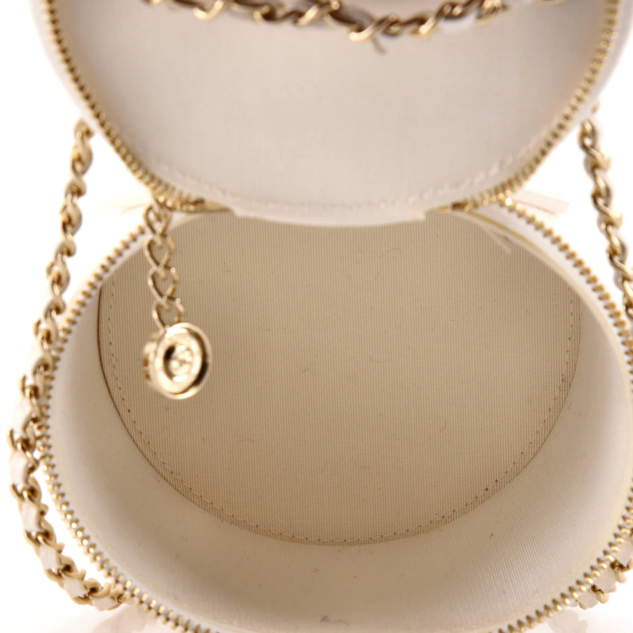 CC Round Vanity Case with Chain Quilted Lambskin Mini - Deep Luxury