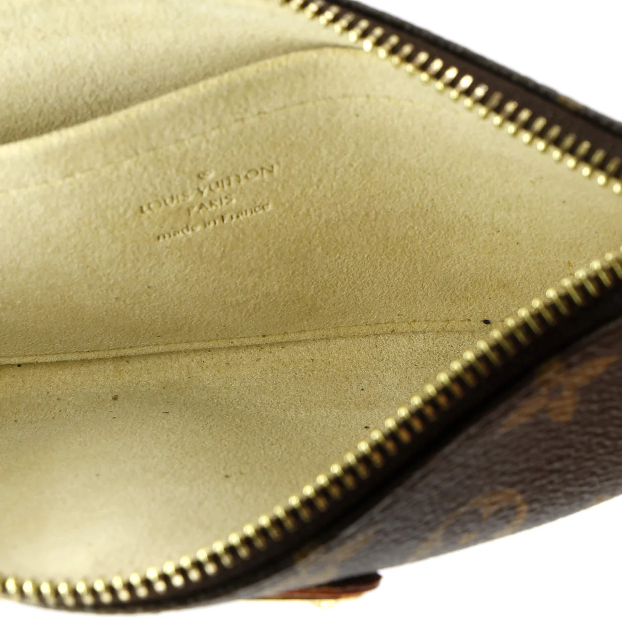 Milla Pochette Monogram Canvas MM - Deep Luxury