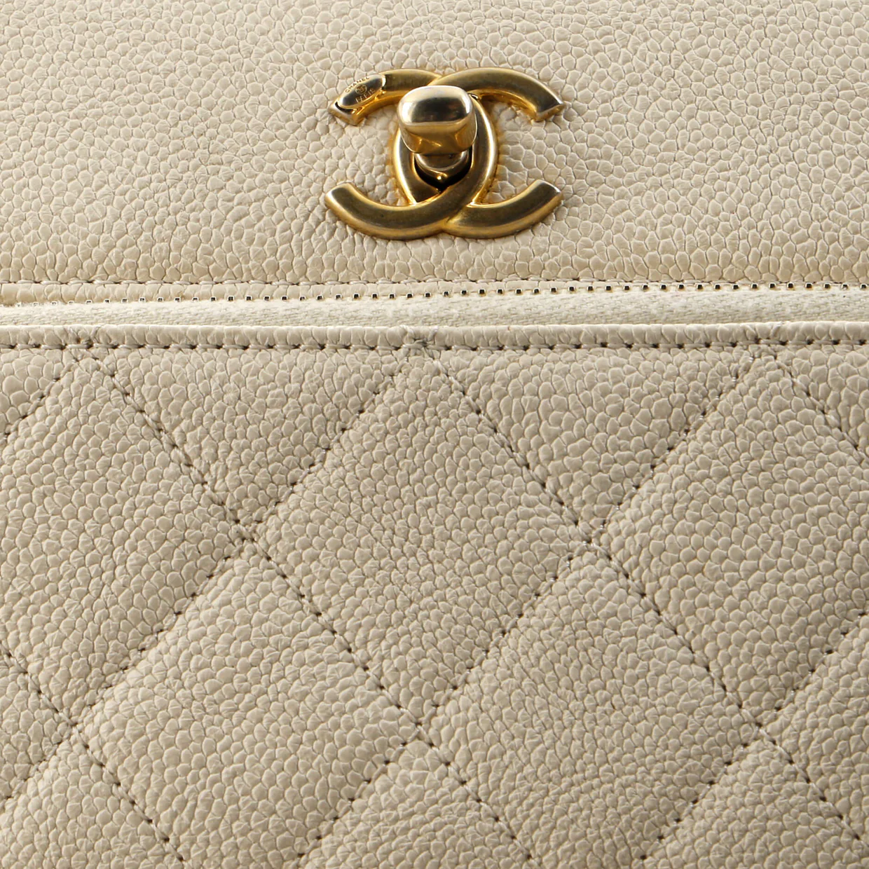 Business Affinity Flap Messenger Bag Caviar - Deep Luxury