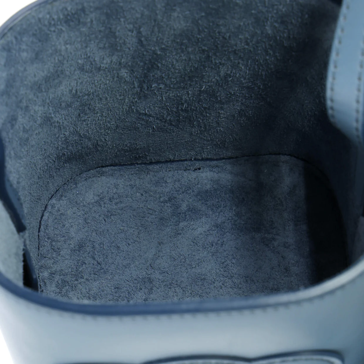 Cuir Triomphe Box Bag Leather Small - Deep Luxury