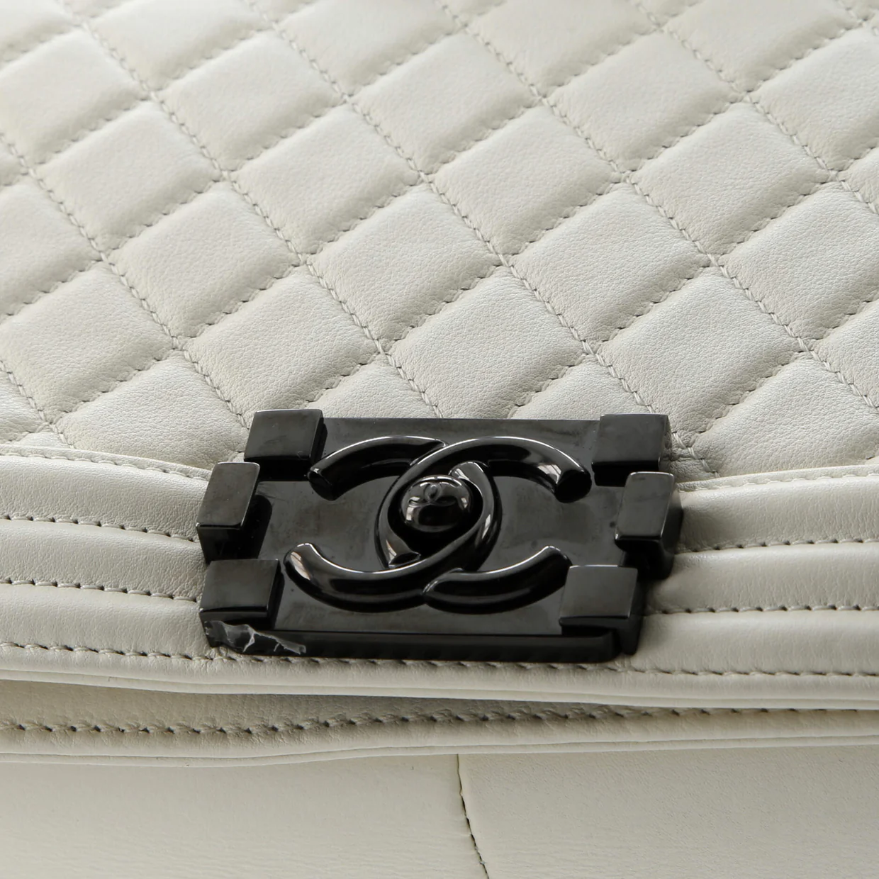 Boy Flap Bag Quilted Lambskin Old Medium - Deep Luxury