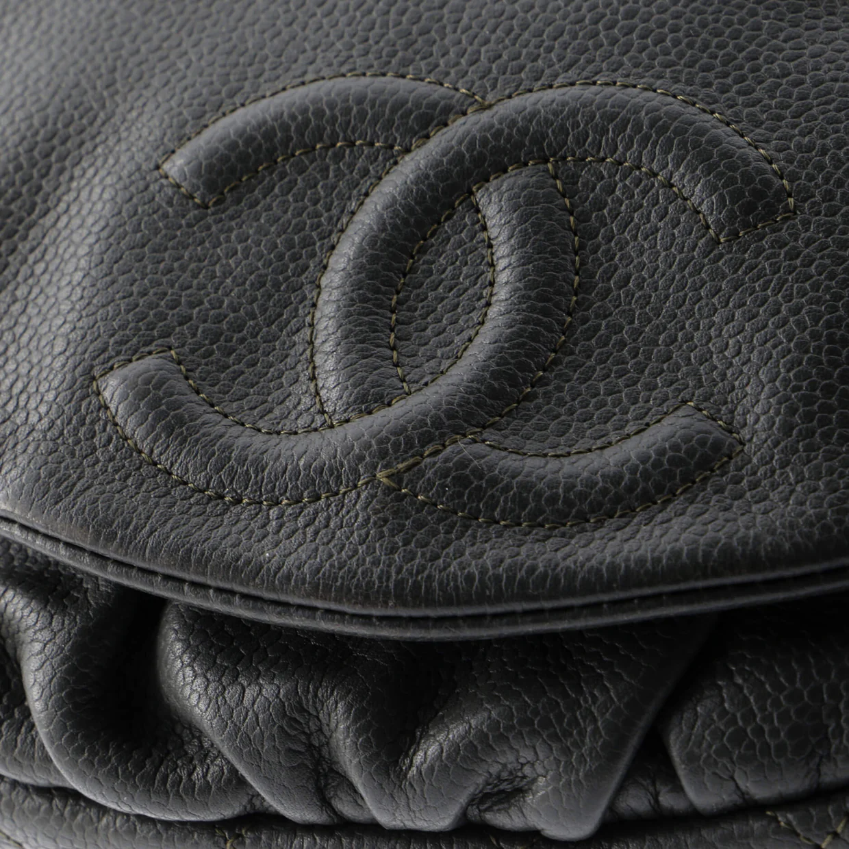 Half Moon Wallet on Chain Caviar - Deep Luxury