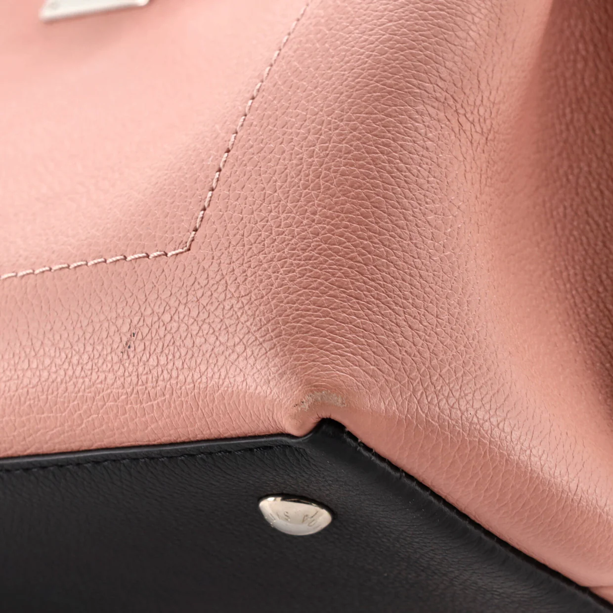 Lockme Ever Handbag Leather MM - Deep Luxury