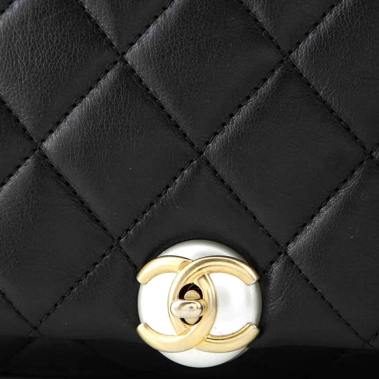 Pearl CC Accordion Flap Bag Quilted Calfskin Medium - Deep Luxury