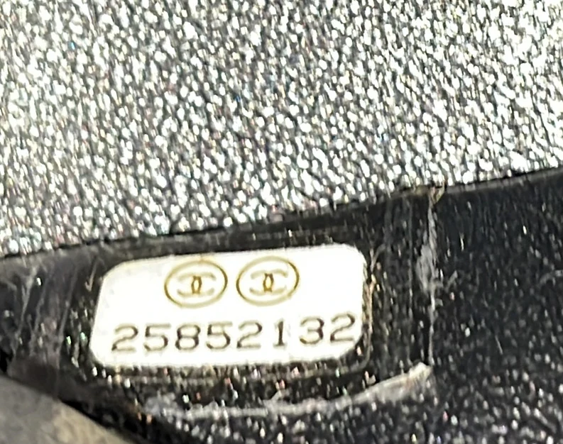 So Black Classic Double Flap Bag Chevron Crinkled Patent Medium - Deep Luxury