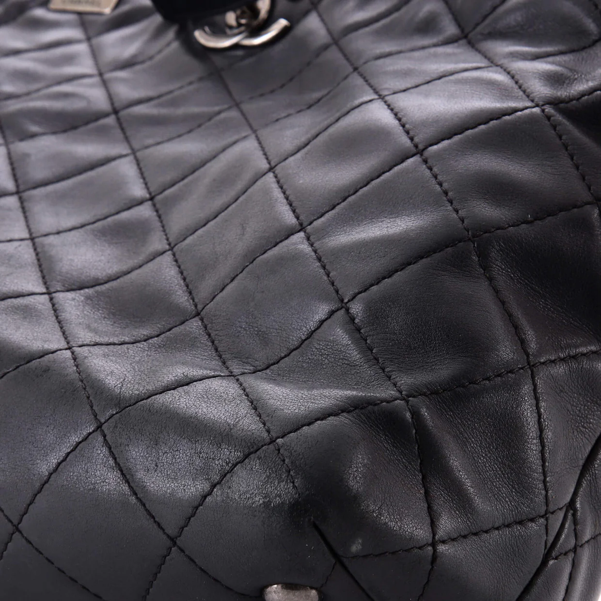 Shopping In Chains Tote Quilted Calfskin Large - Deep Luxury