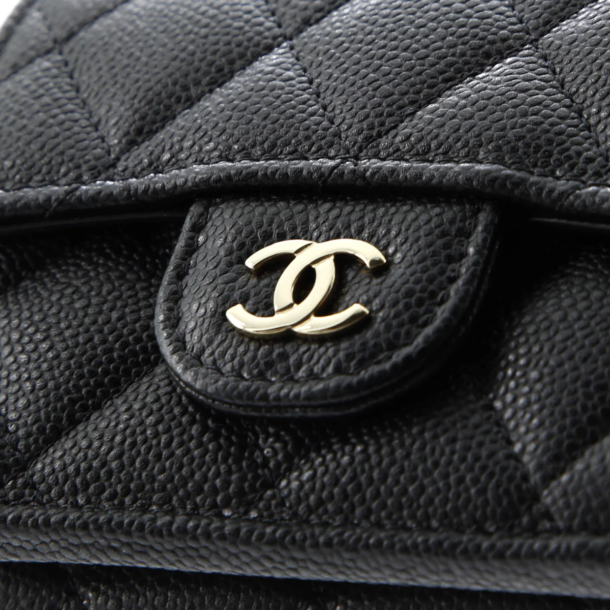 Trifold Classic Flap Wallet Quilted Caviar Small - Deep Luxury