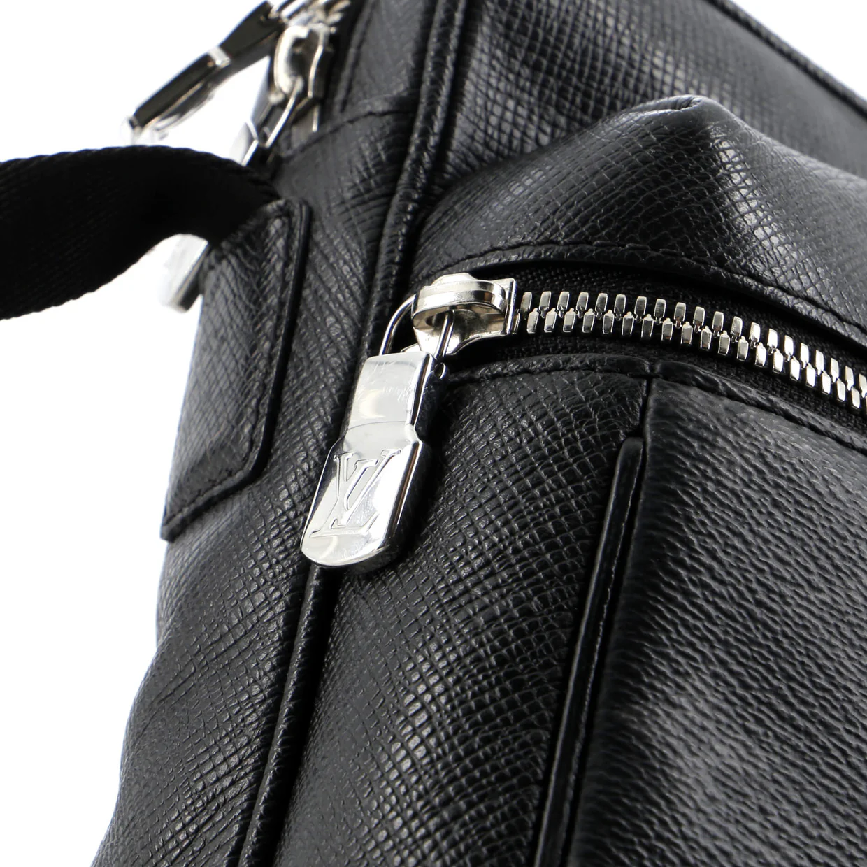 Outdoor Messenger Bag Monogram Taigarama - Deep Luxury