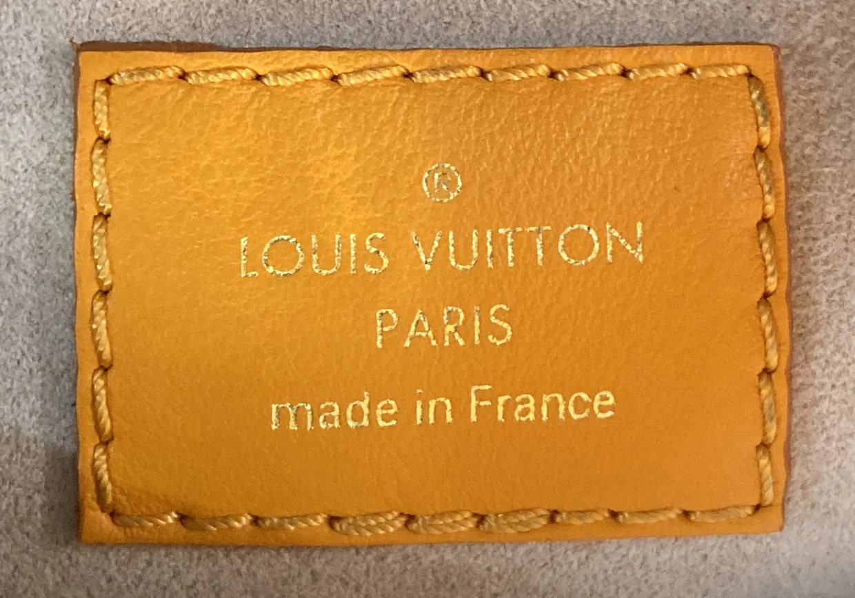 On My Side Tote Mahina Leather PM - Deep Luxury