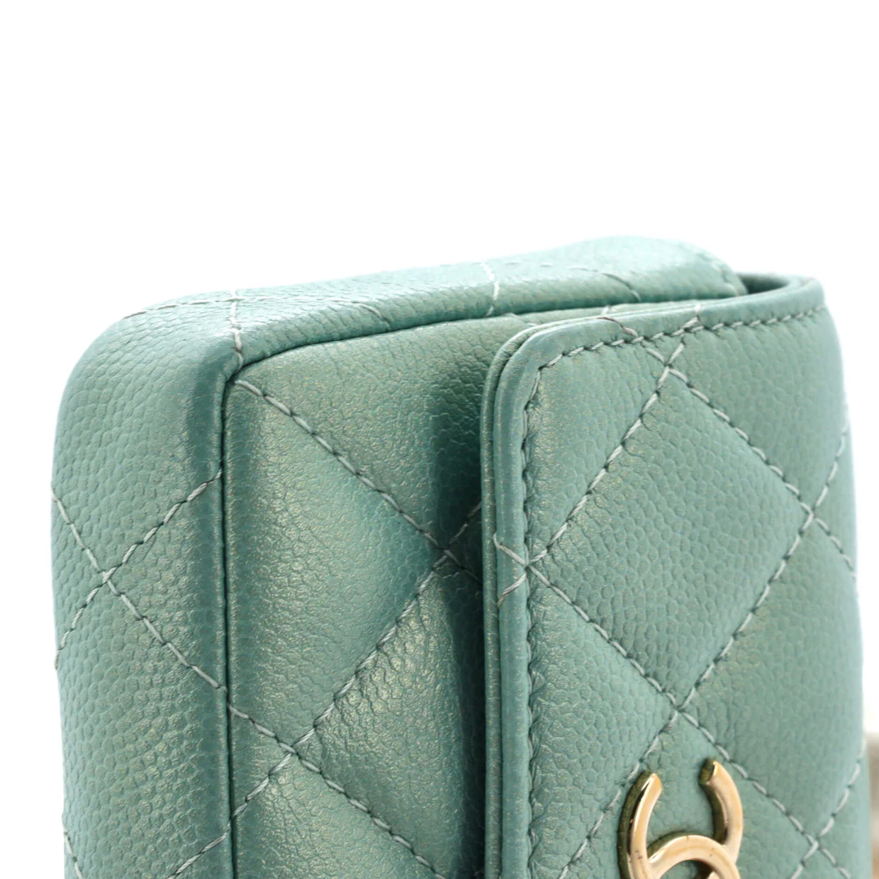 CC Pearl Coin Card Holder with Chain Quilted Iridescent Caviar - Deep Luxury