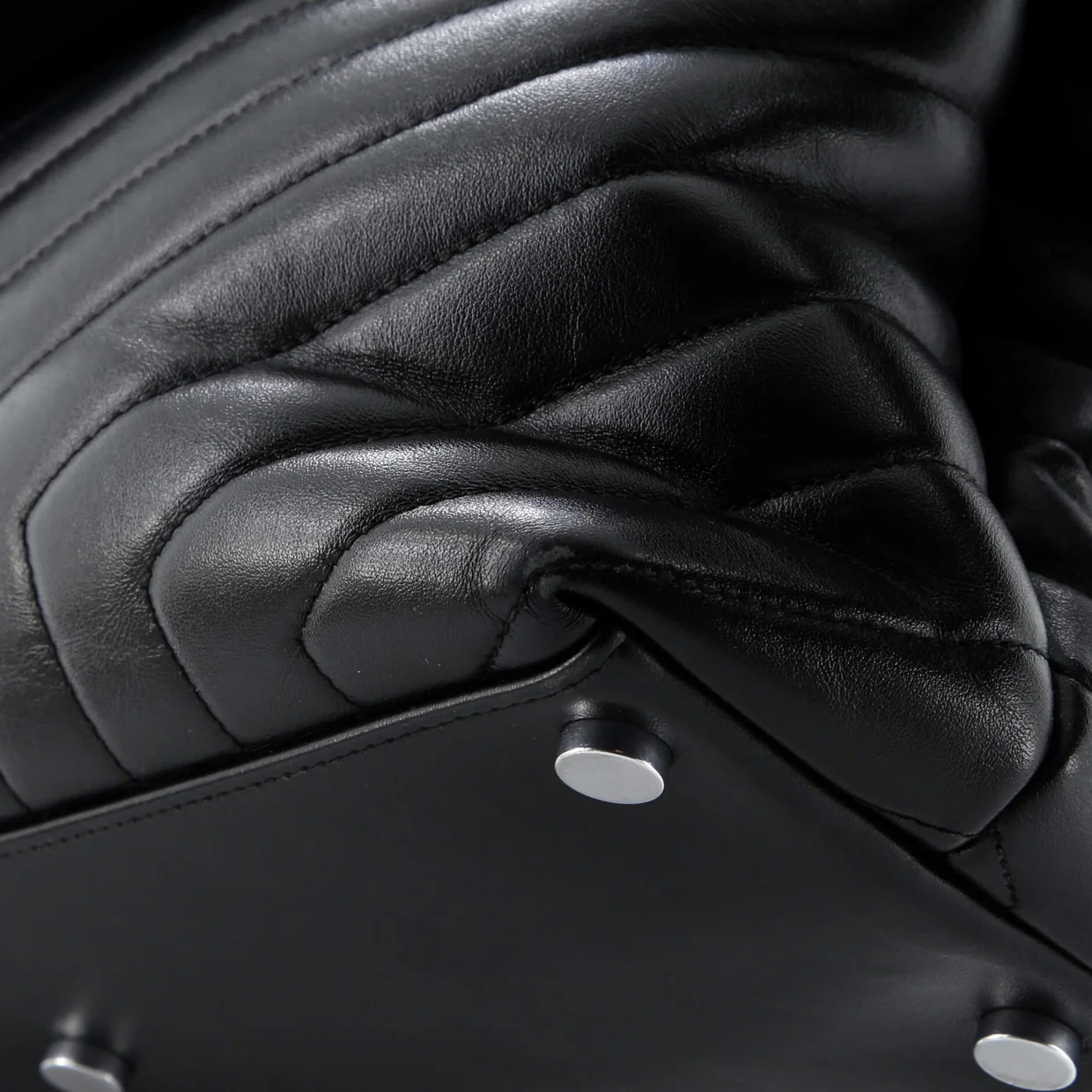 Loulou Shoulder Bag Matelasse Chevron Leather Large - Deep Luxury