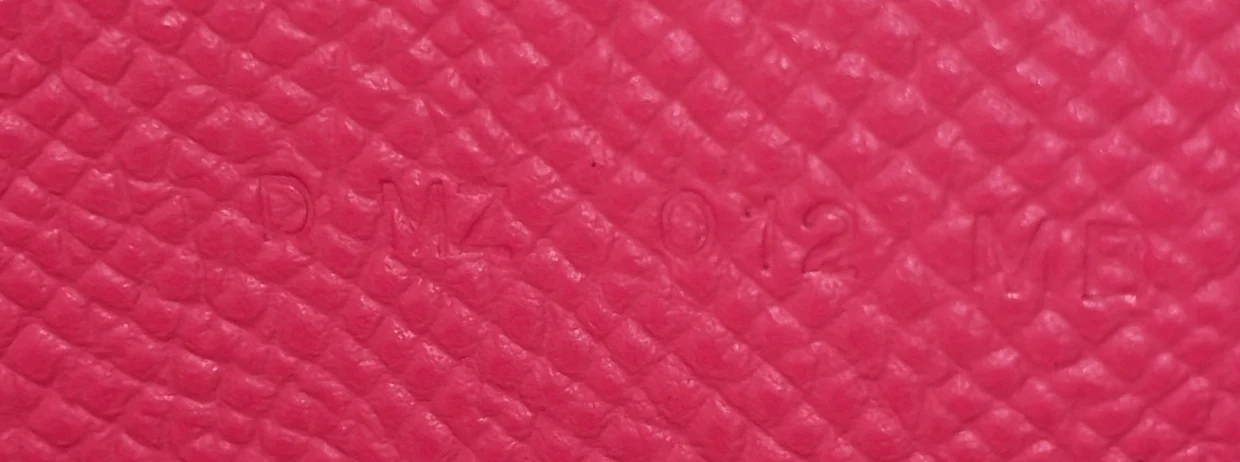 Kelly Pocket Compact Wallet Epsom - Deep Luxury