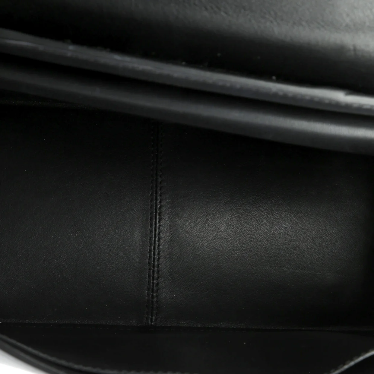 Virtus Top Handle Bag Leather Medium - Deep Luxury