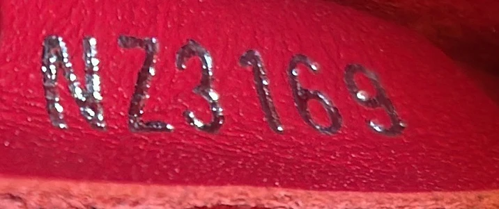 New Wave Chain Bag Quilted Leather MM - Deep Luxury