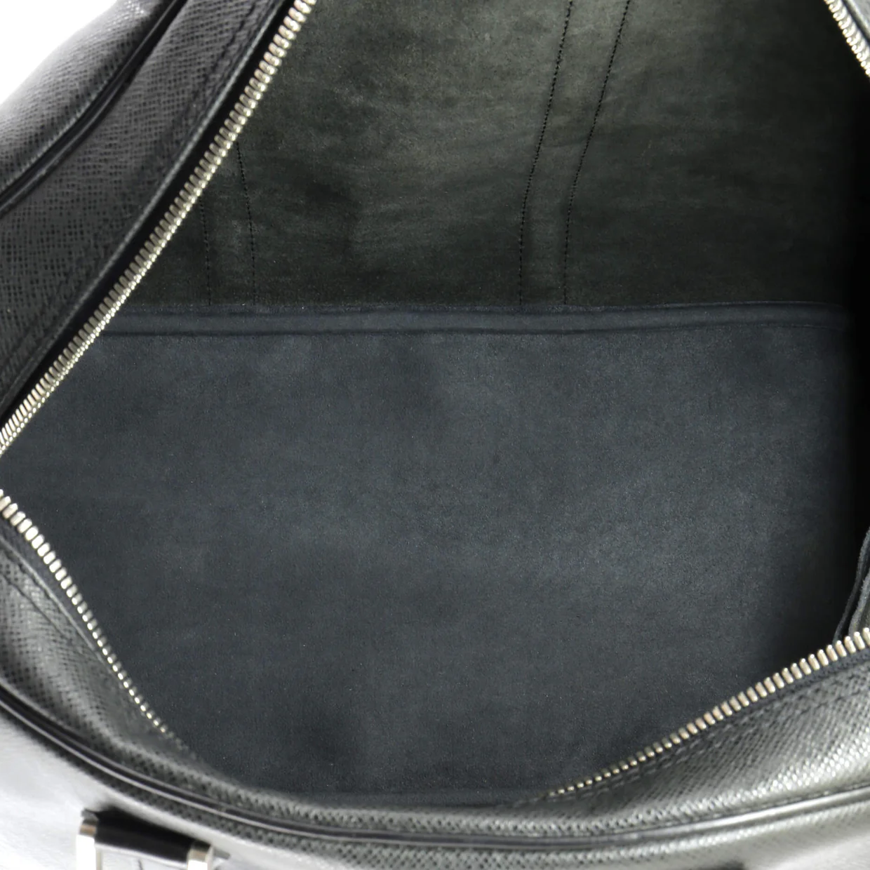 Kendall Handbag Taiga Leather PM - Deep Luxury