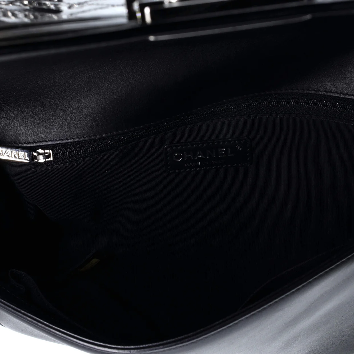 Boy Flap Bag Chevron Patent New Medium - Deep Luxury