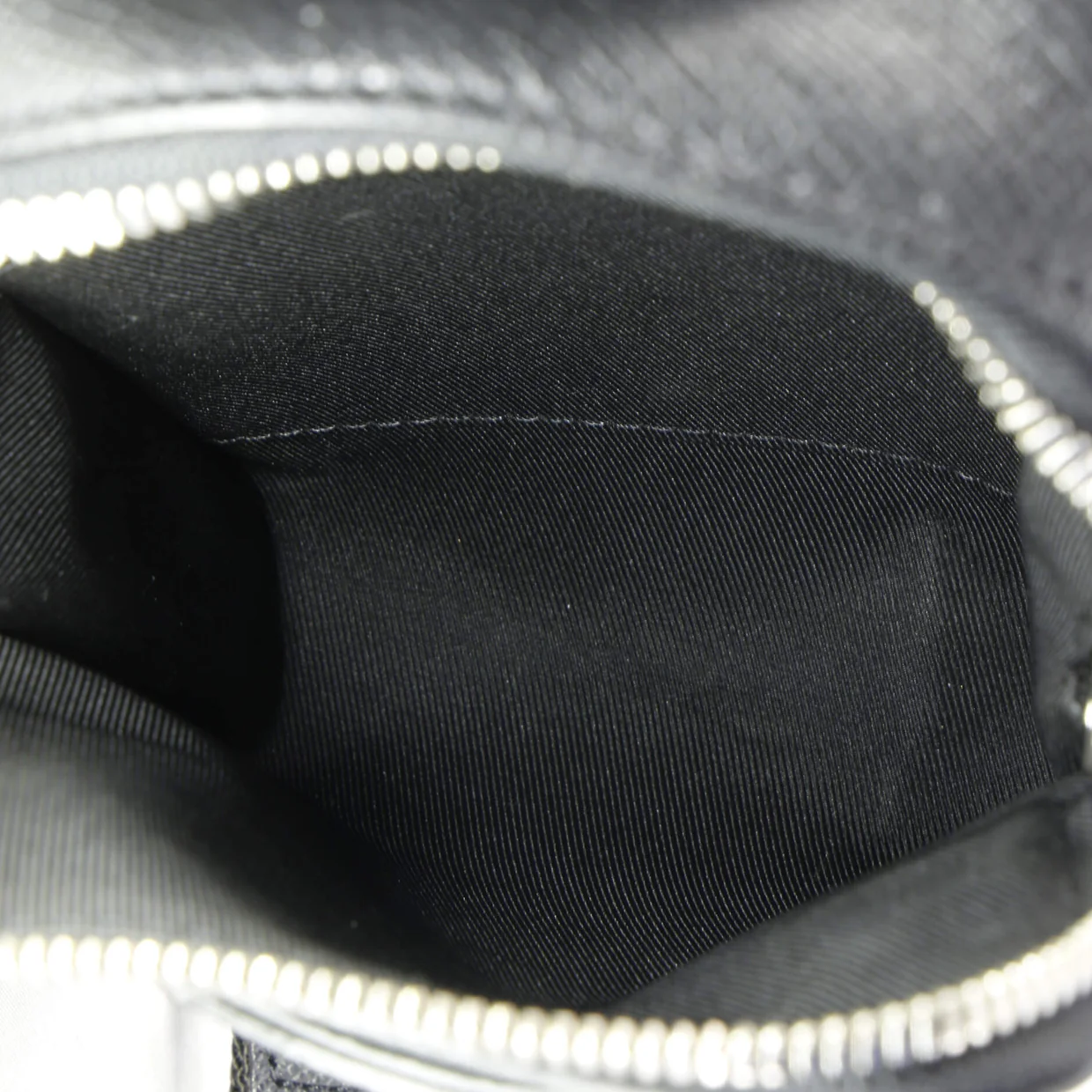 Outdoor Slingbag Monogram Taigarama - Deep Luxury