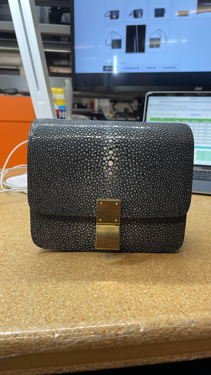 Classic Box Bag Stingray Small - Deep Luxury