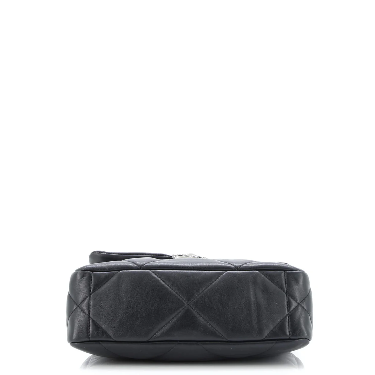 19 Flap Bag Quilted Leather Medium - Deep Luxury