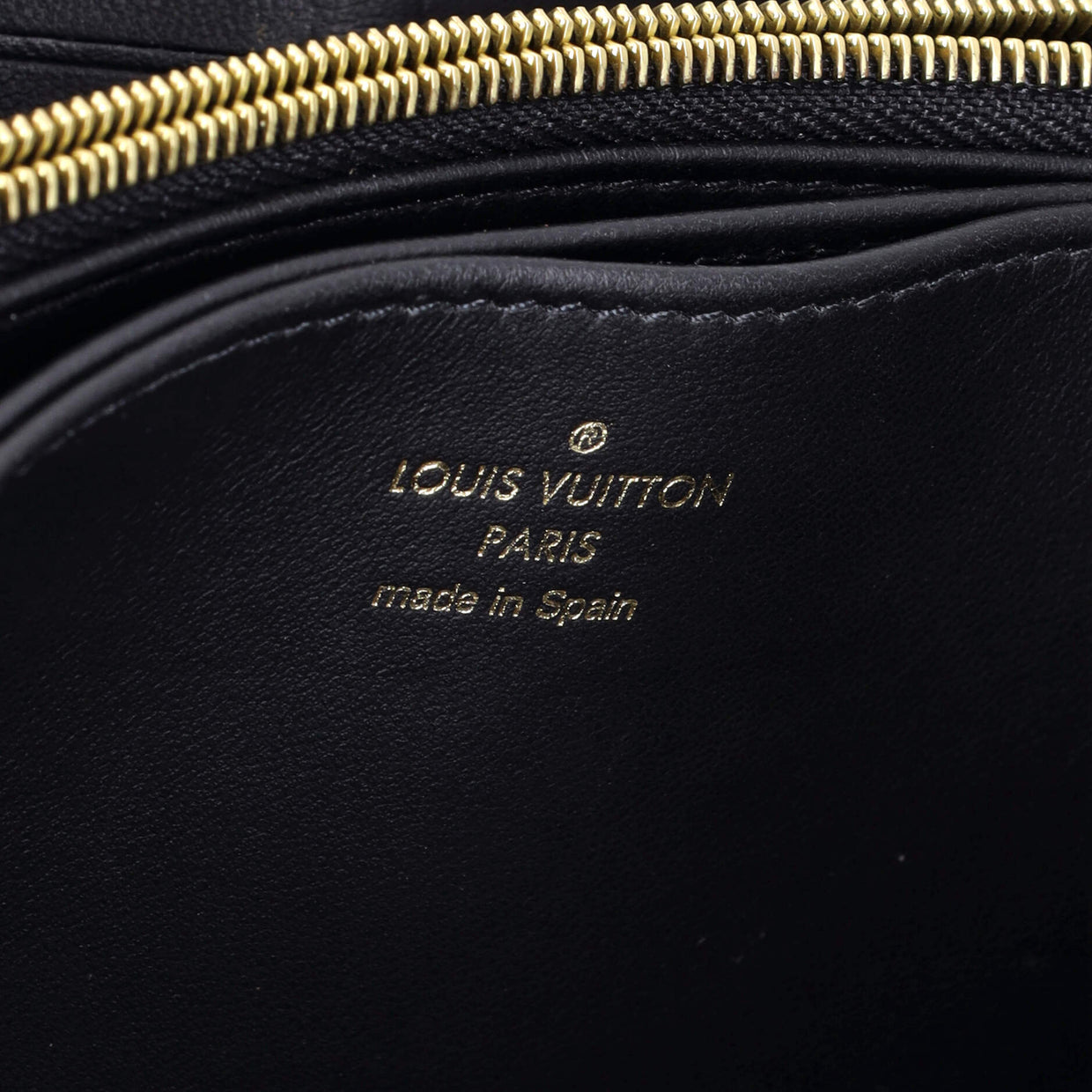 Zippy Wallet Mahina Leather - Deep Luxury