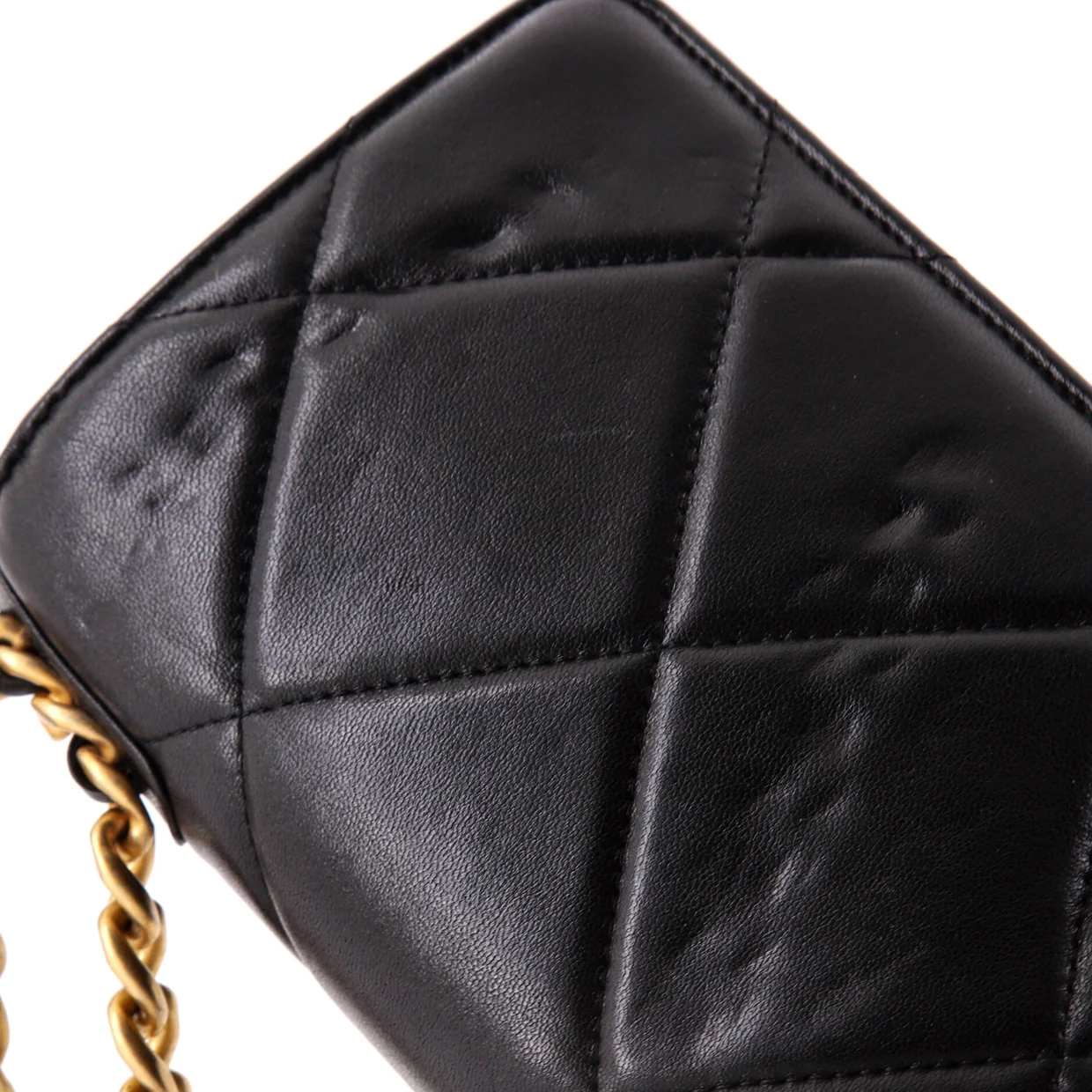19 Wallet on Chain Quilted Lambskin - Deep Luxury
