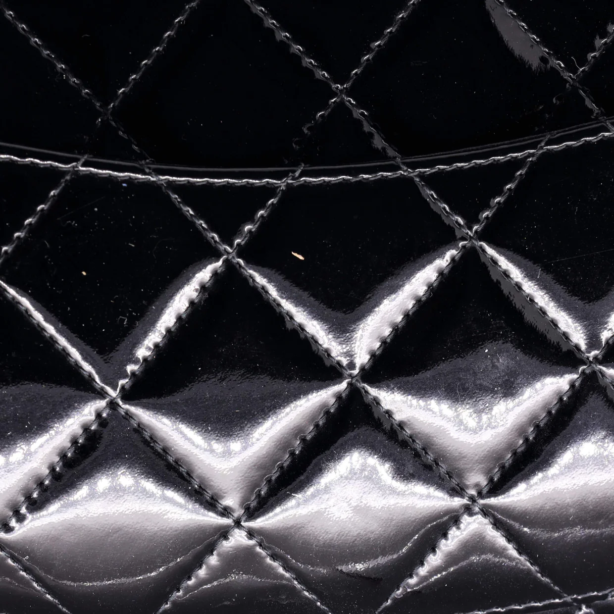 Wallet on Chain Quilted Patent - Deep Luxury