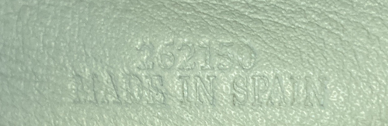 Flamenco Knot Clutch Leather Medium - Deep Luxury