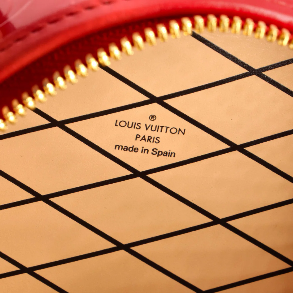 Mini Boite Chapeau Bag Monogram Vernis - Deep Luxury