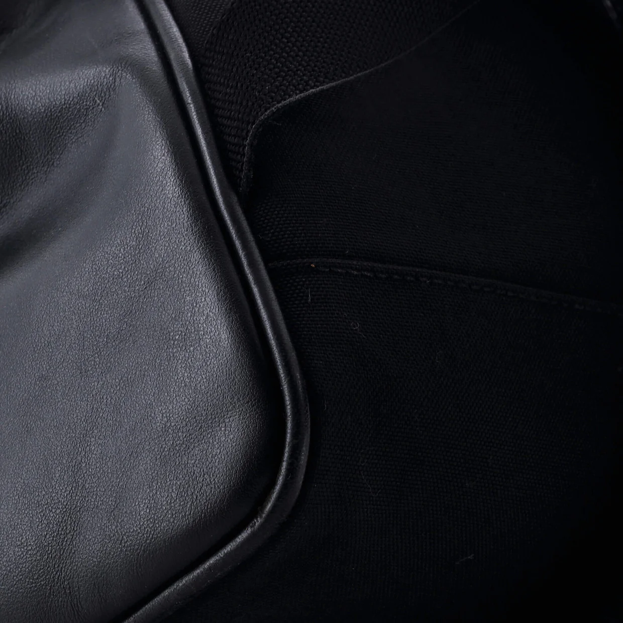 City Backpack Leather Medium - Deep Luxury