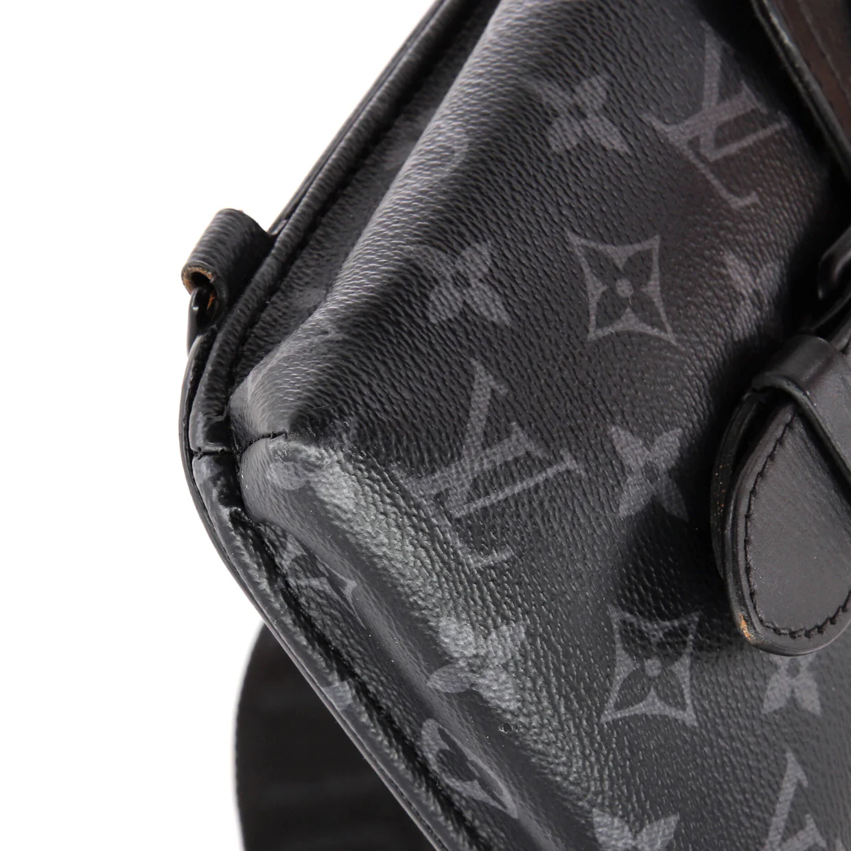 Saumur Slingbag Monogram Eclipse Canvas - Deep Luxury