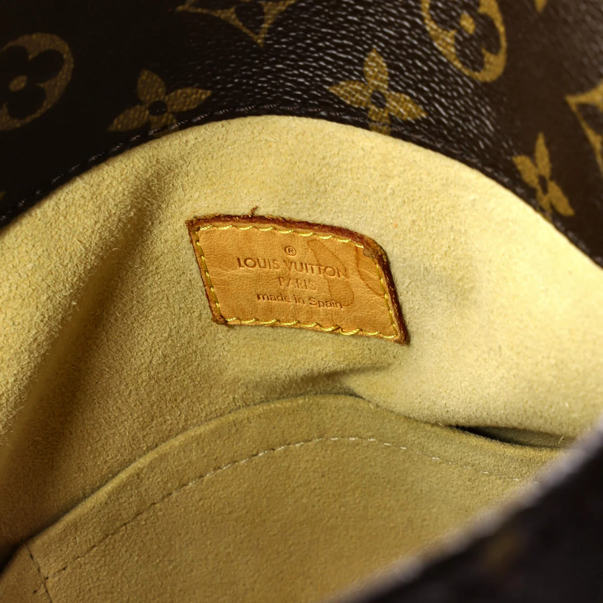 Artsy Handbag Monogram Canvas MM - Deep Luxury