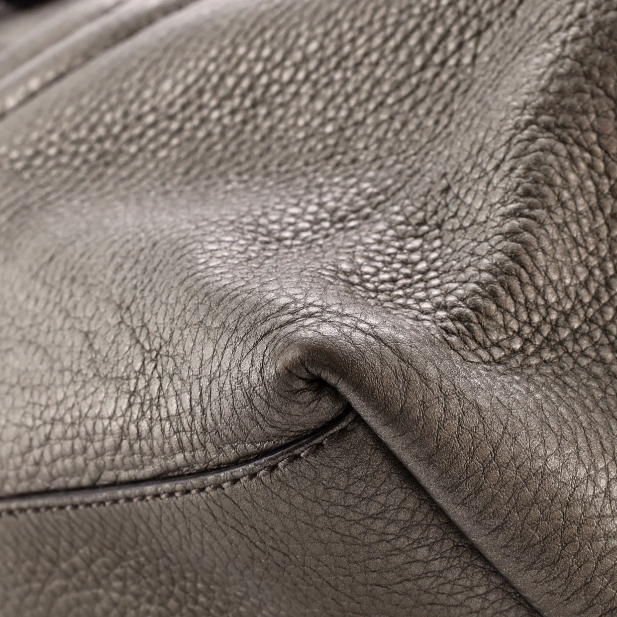 Soho Chain Strap Shoulder Bag Leather Medium - Deep Luxury