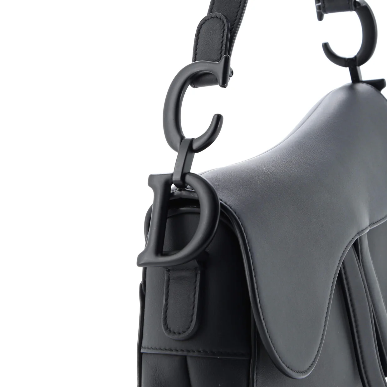Ultra Matte Saddle Handbag Leather Medium - Deep Luxury