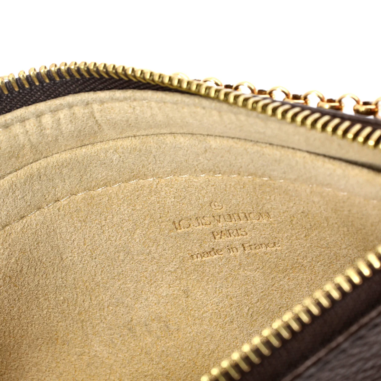 Milla Pochette Monogram Canvas MM - Deep Luxury