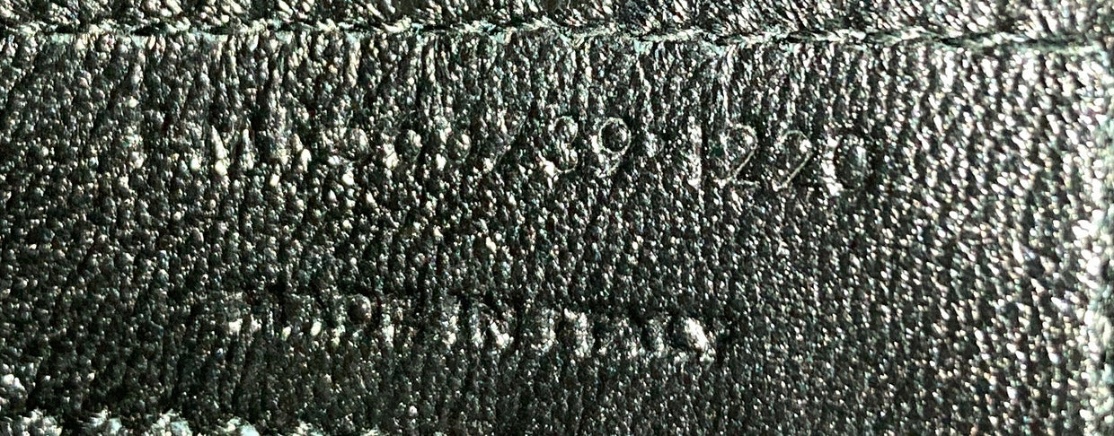 Uptown Pouch Leather - Deep Luxury