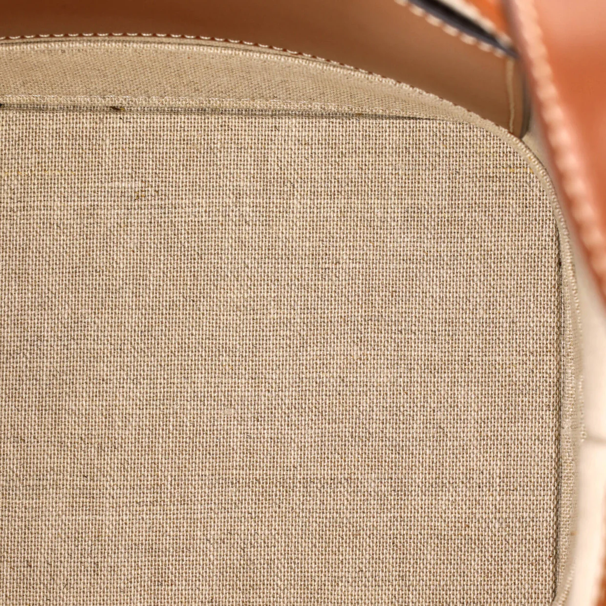 Cuir Triomphe Bucket Bag Triomphe Wool Small - Deep Luxury