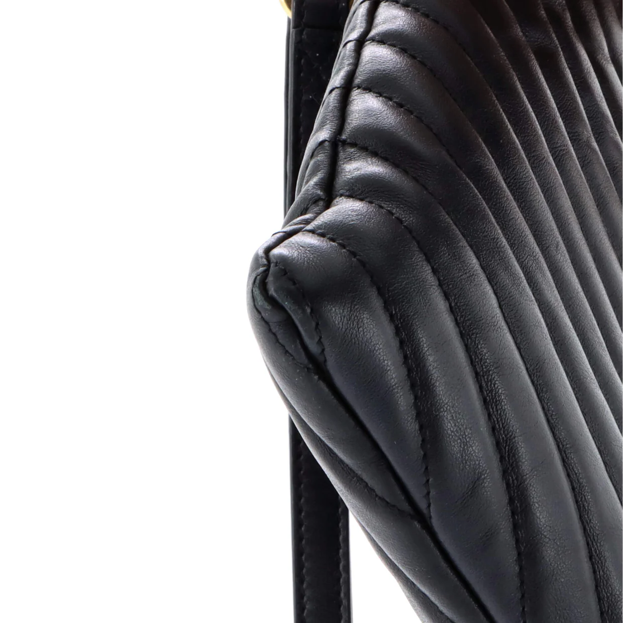 Classic Monogram Wristlet Pouch Matelasse Chevron Leather Medium - Deep Luxury