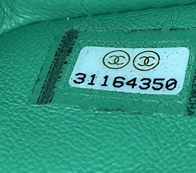 Sweet Classic Flap Bag Quilted Caviar Mini - Deep Luxury