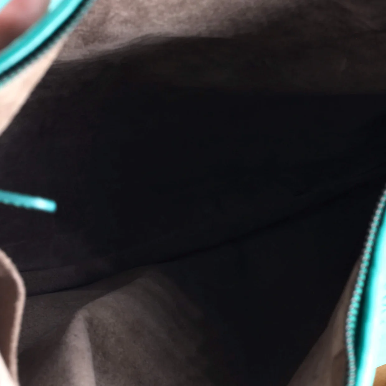 Veneta Hobo Intrecciato Nappa Large - Deep Luxury
