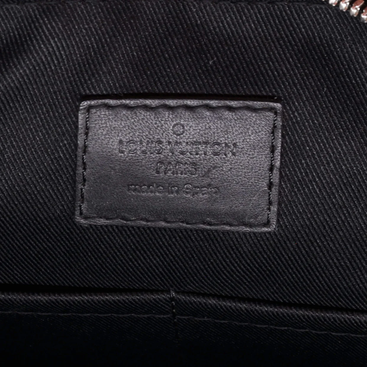 Discovery Messenger Bag Damier Infini Leather PM - Deep Luxury