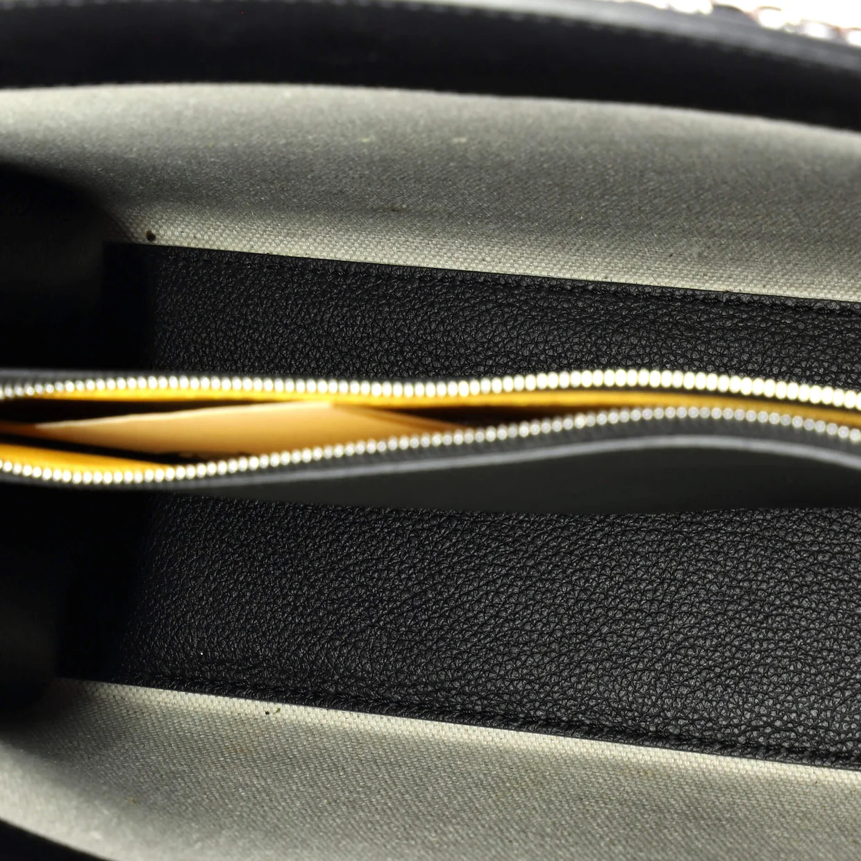 Structured Rouette Chain Shoulder Bag Coated Canvas PM - Deep Luxury